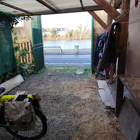 Les Balcons Sur La Loire Bed and Breakfast Chalonnes-sur-Loire Exteriör bild